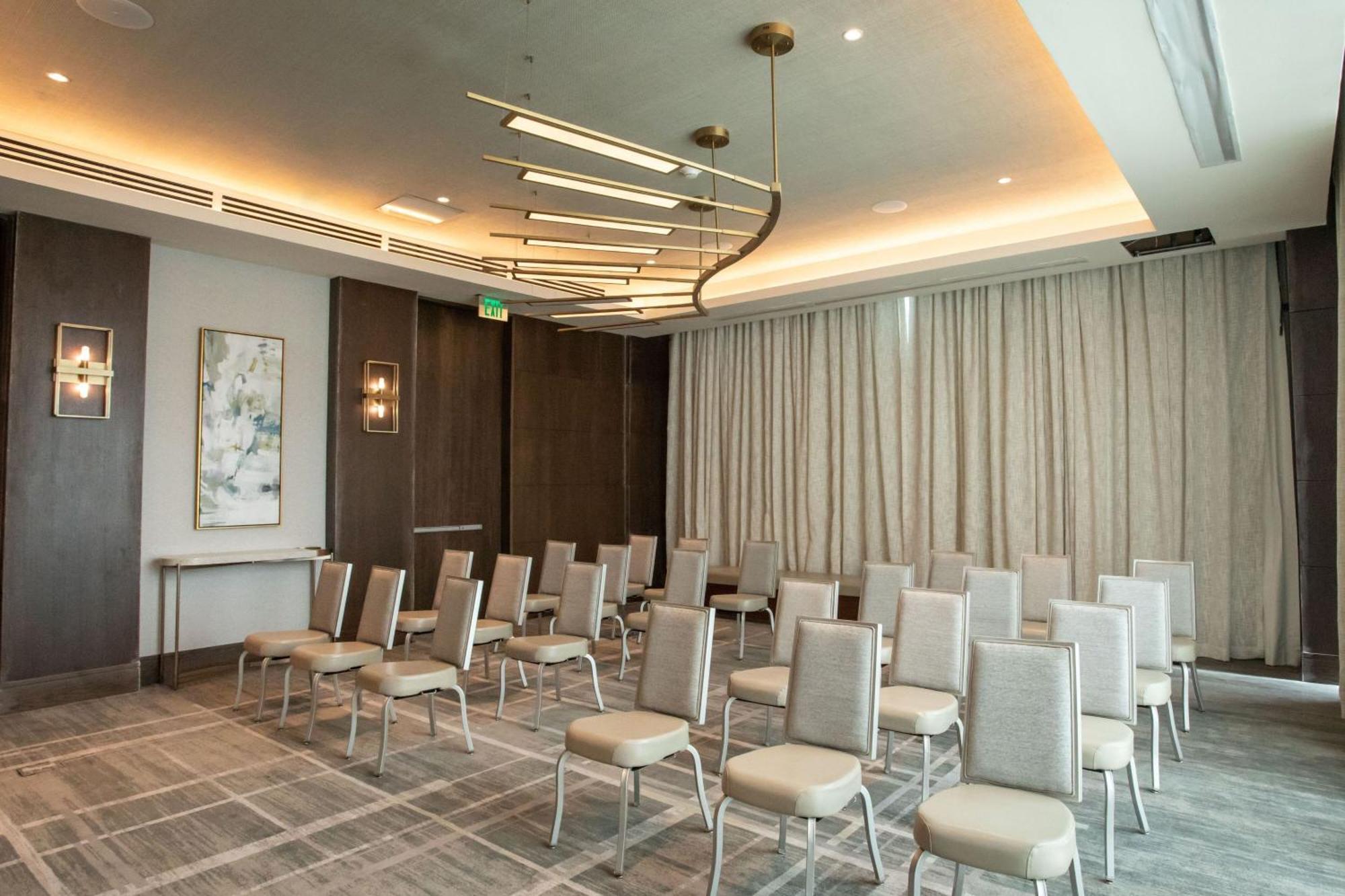 Courtyard By Marriott Santo Domingo Piantini Hotel Bagian luar foto
