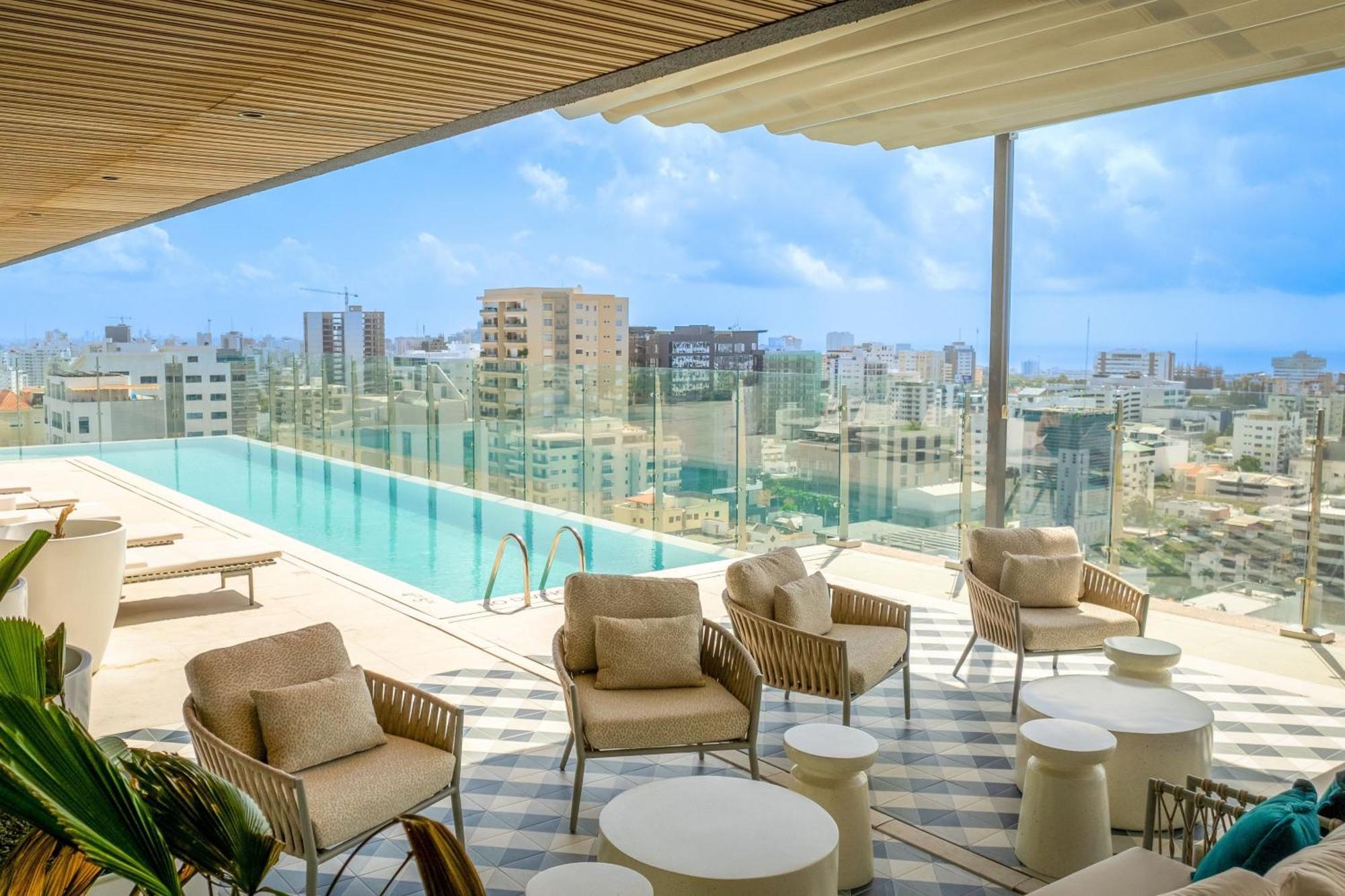 Courtyard By Marriott Santo Domingo Piantini Hotel Bagian luar foto