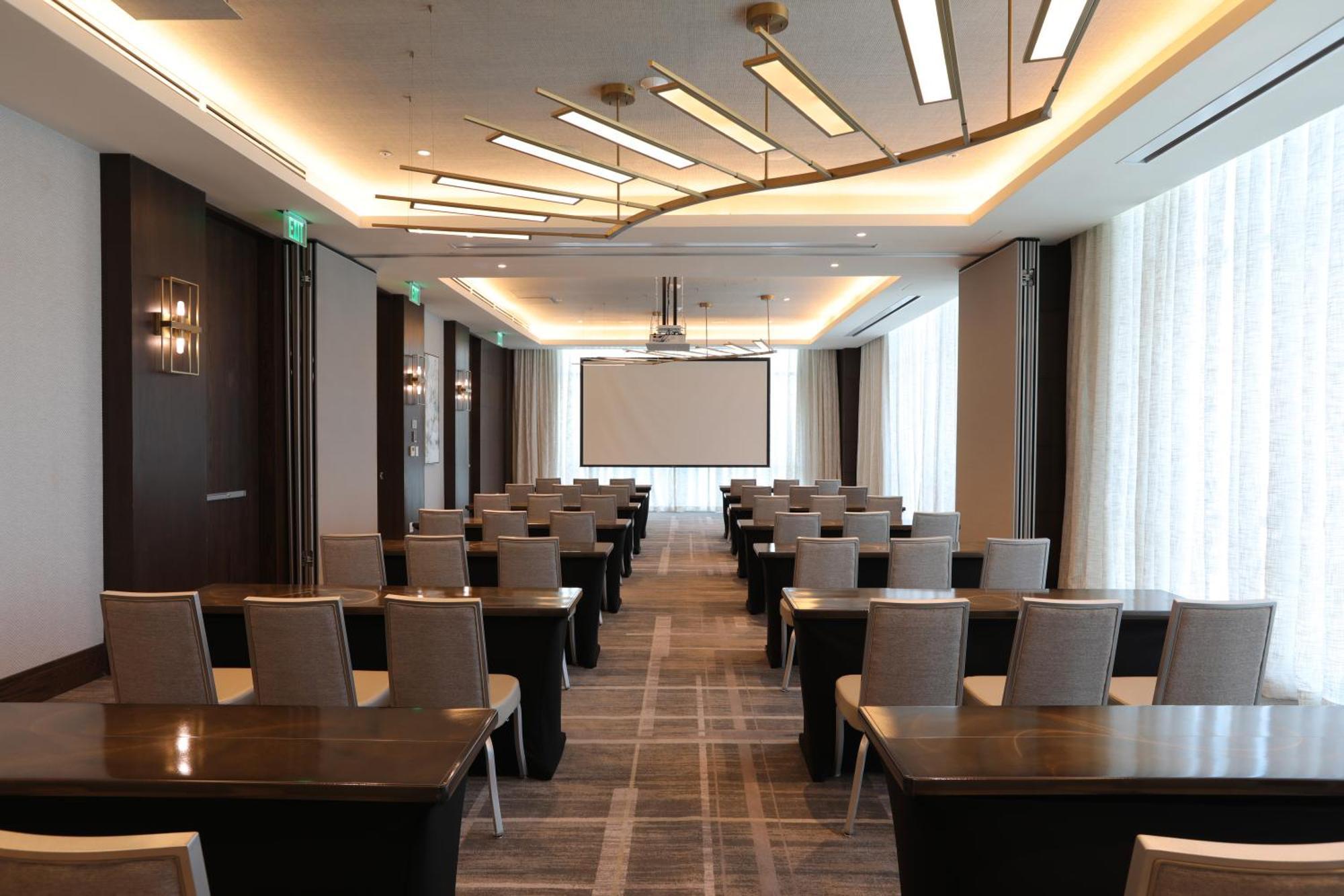 Courtyard By Marriott Santo Domingo Piantini Hotel Bagian luar foto