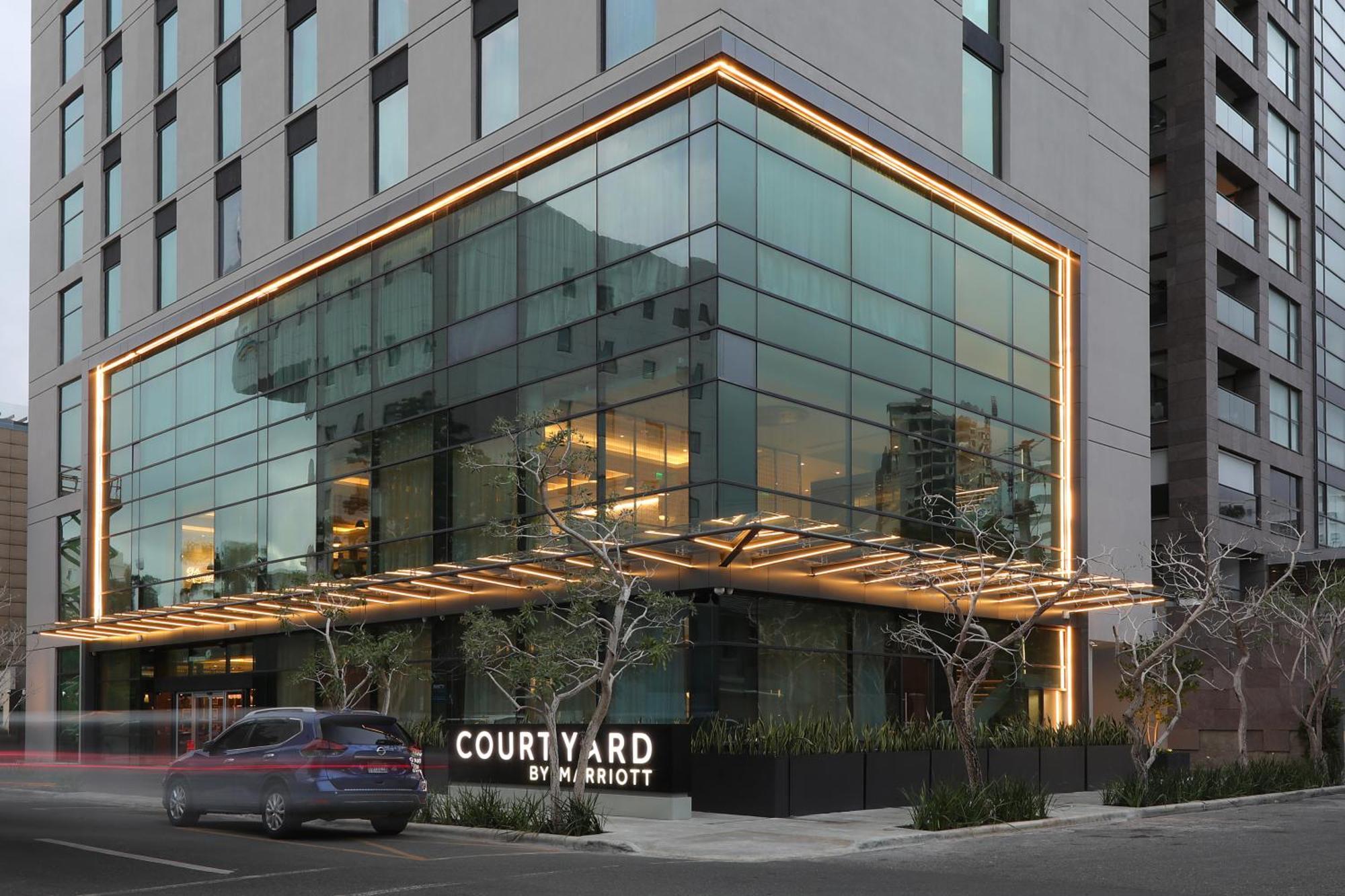 Courtyard By Marriott Santo Domingo Piantini Hotel Bagian luar foto