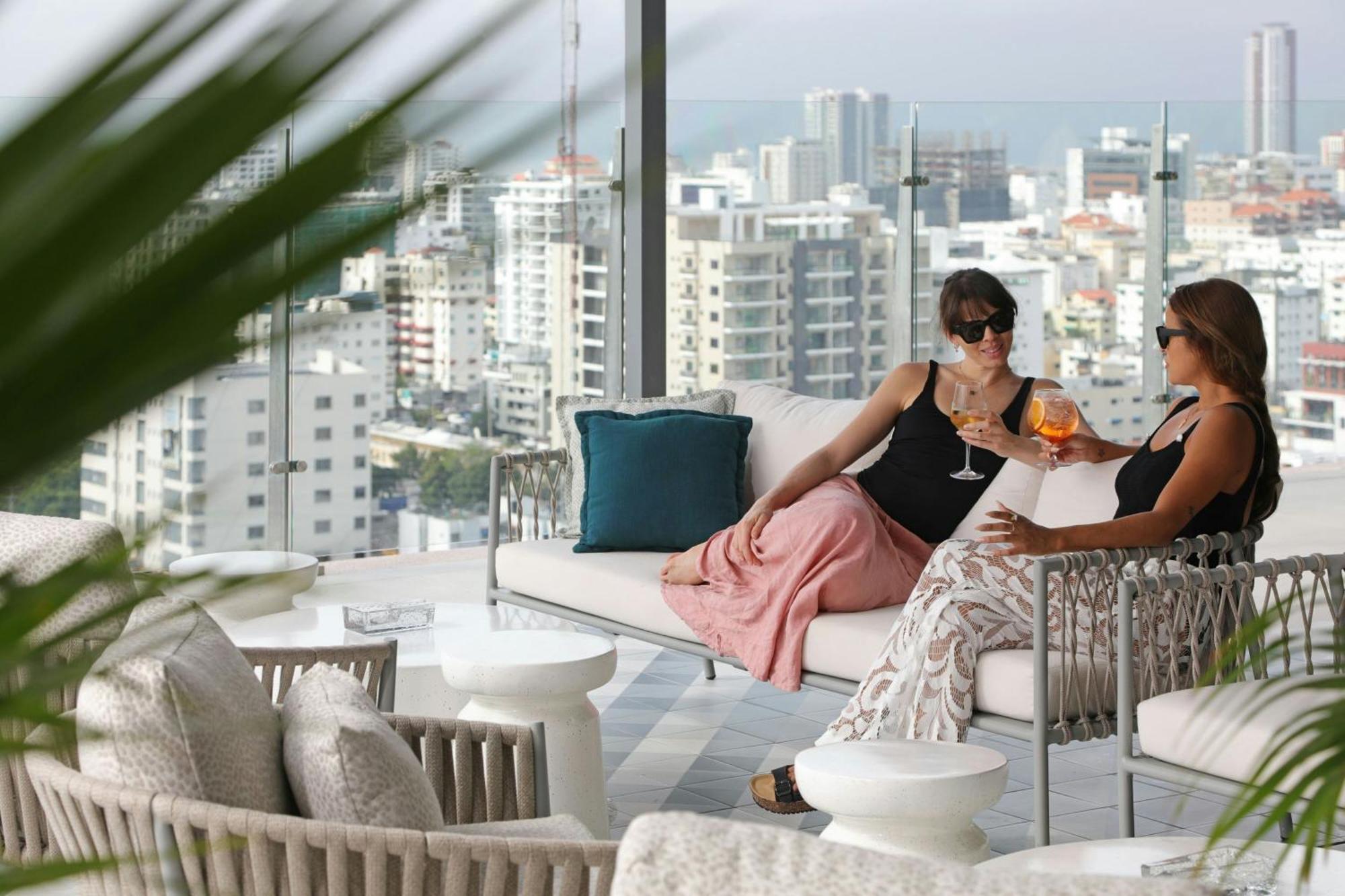 Courtyard By Marriott Santo Domingo Piantini Hotel Bagian luar foto